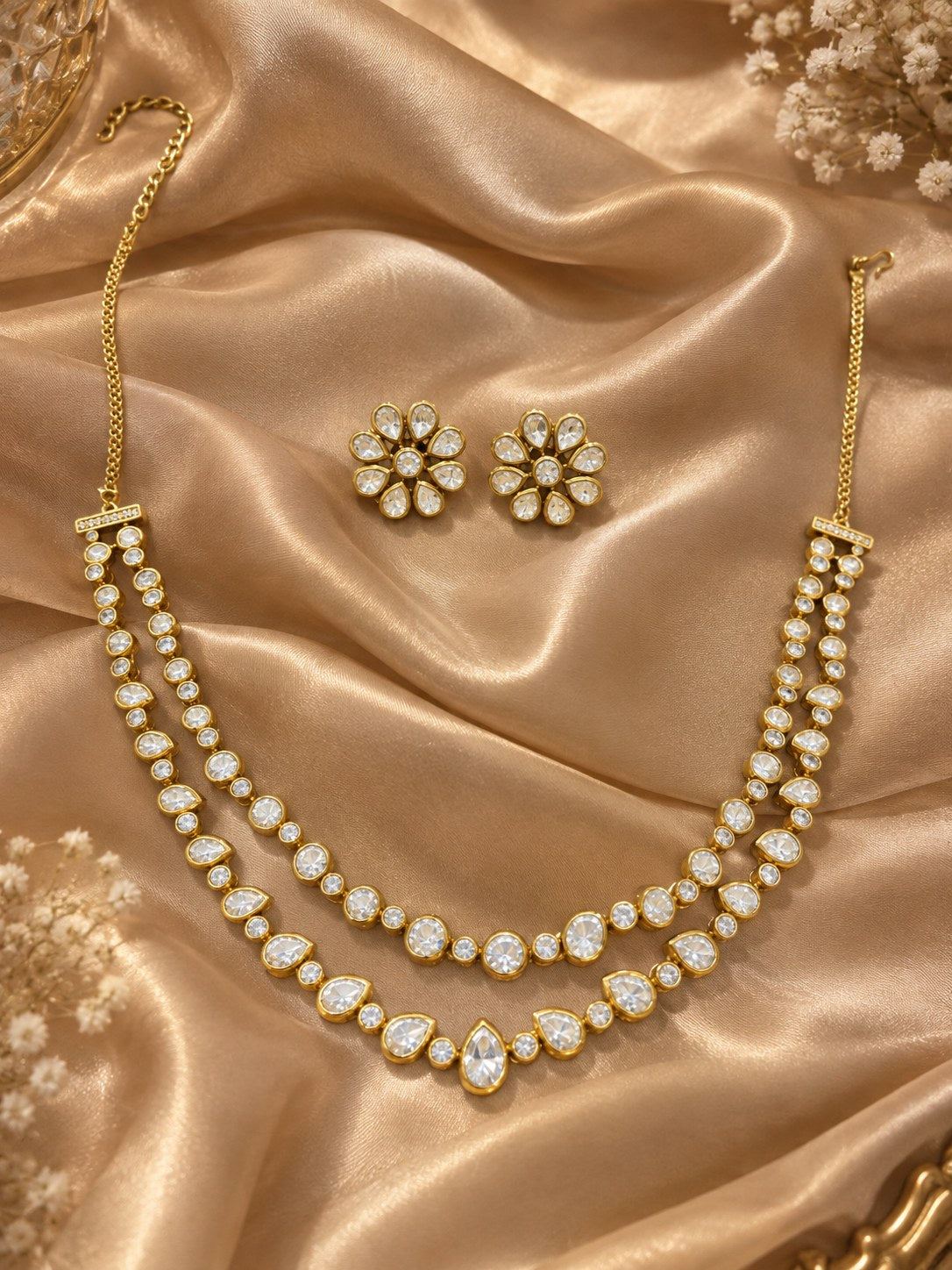 Elegant Antique Gold Kundan Victorian Short Necklace Set