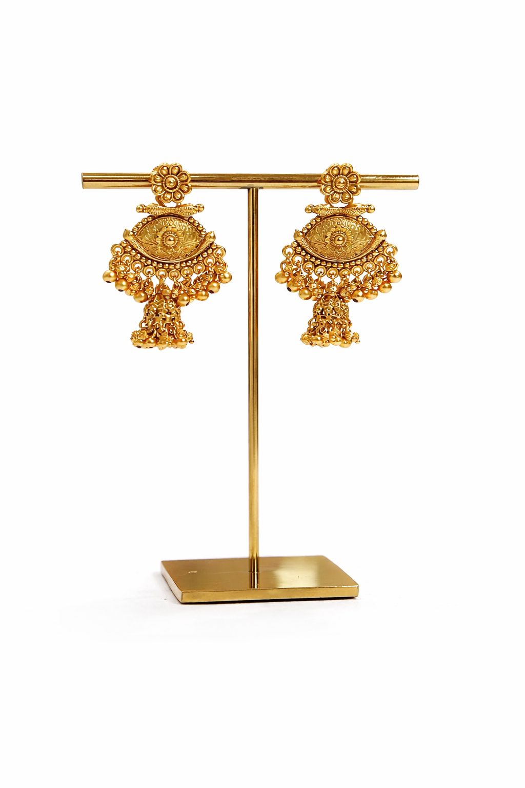 Traditional goddess motif bridal necklace with earrings and maantika