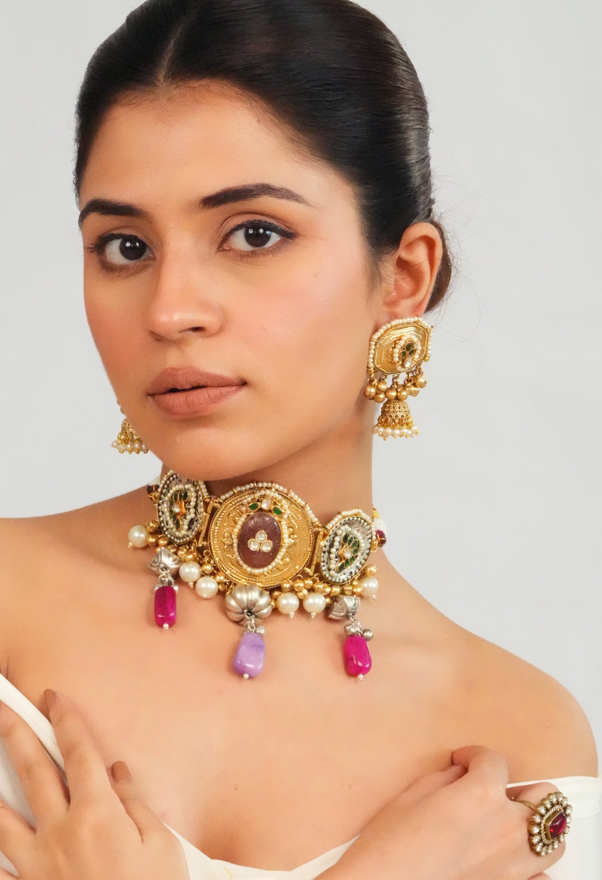 Intricate gemstone charm choker with dome earrings