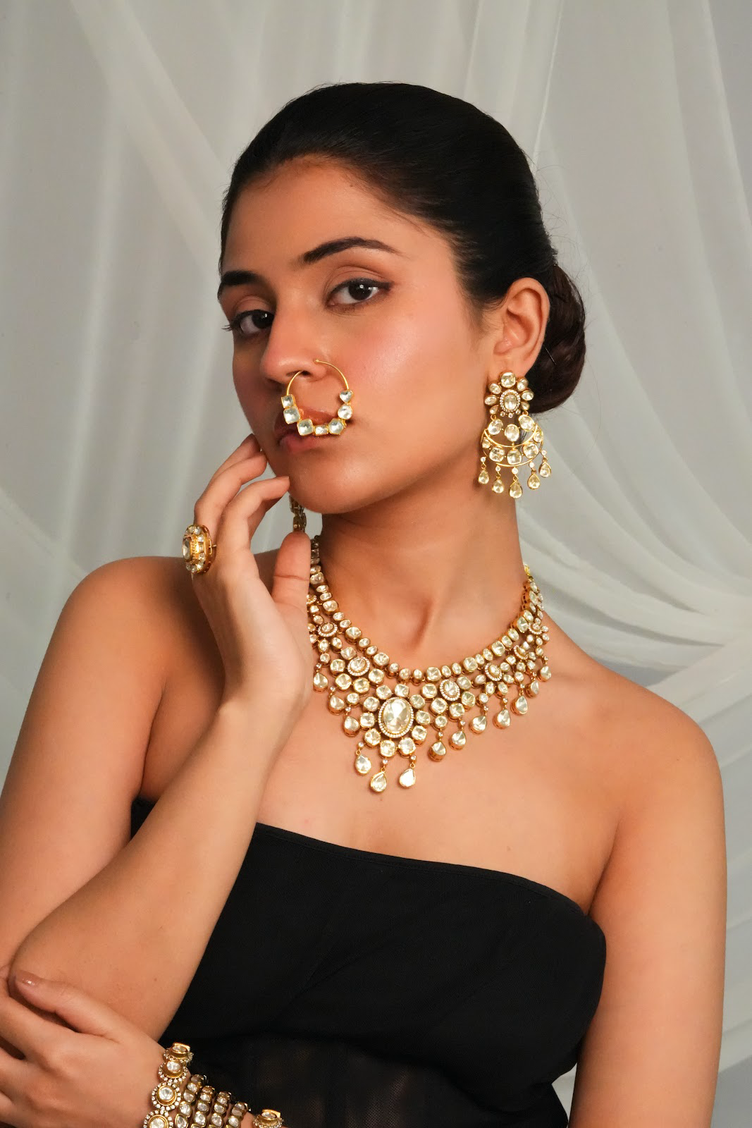 Pearl cluster statement collar necklace with drop earrings