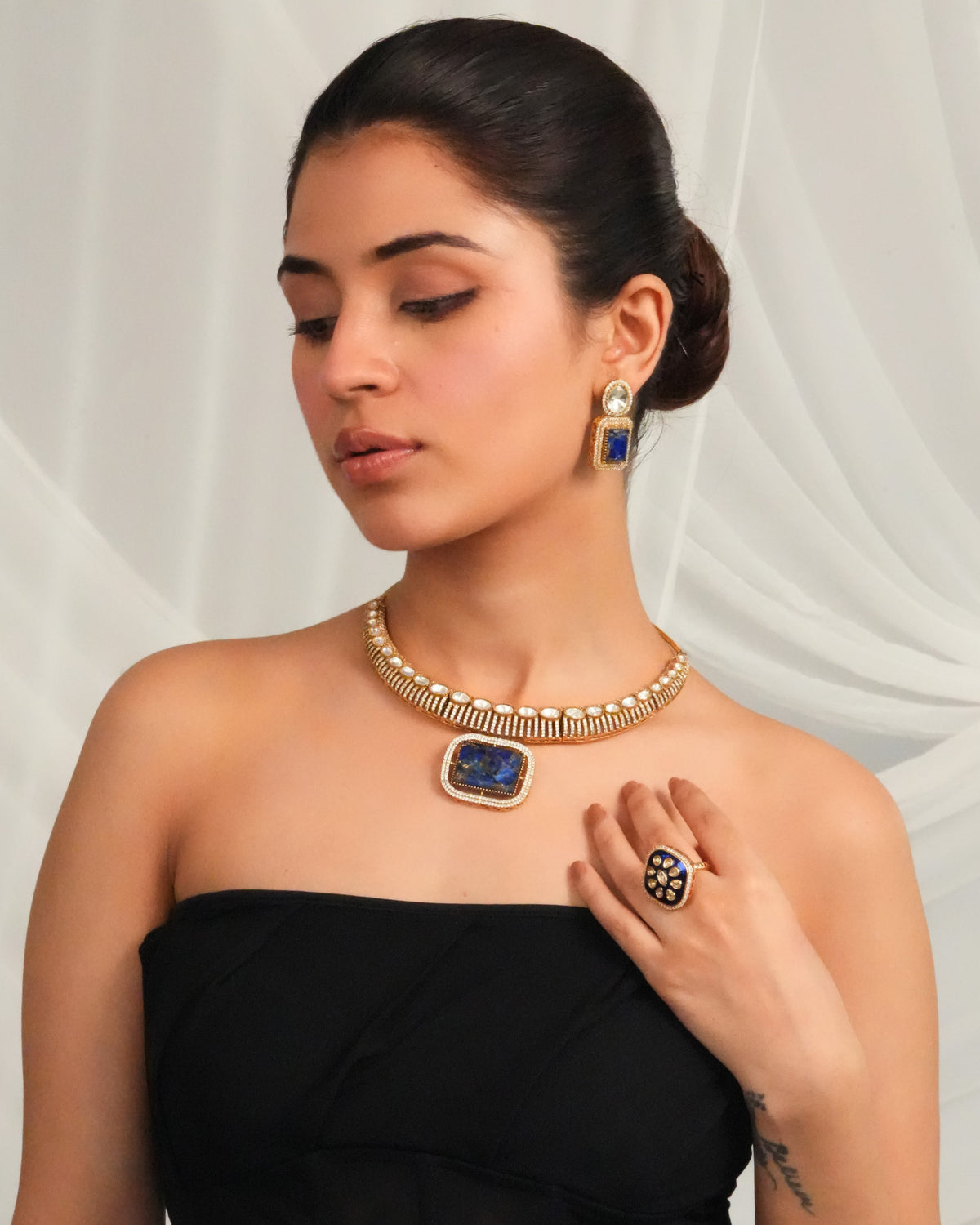 Classic blue stone collar necklace with statement earrings