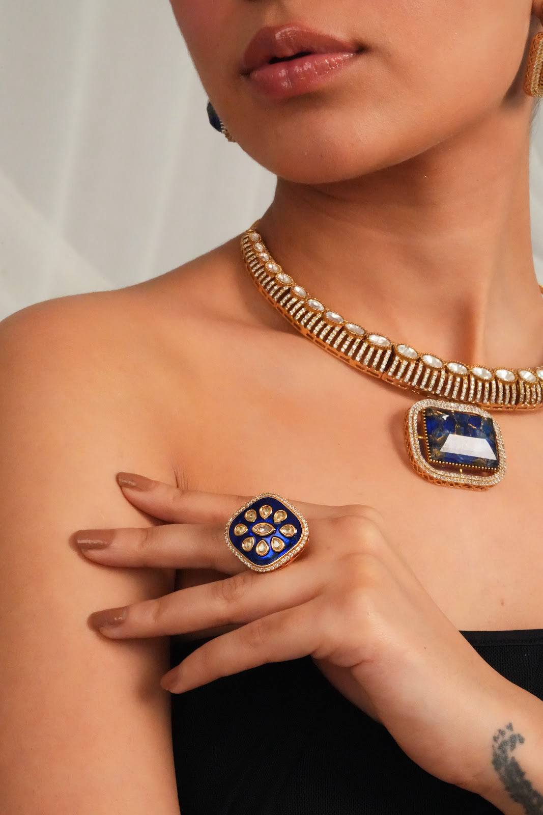 Classic blue stone collar necklace with statement earrings