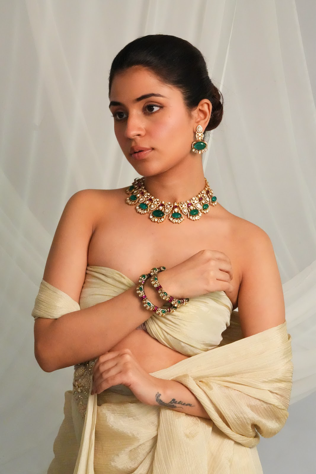Statement heritage inspired green choker necklace with earrings