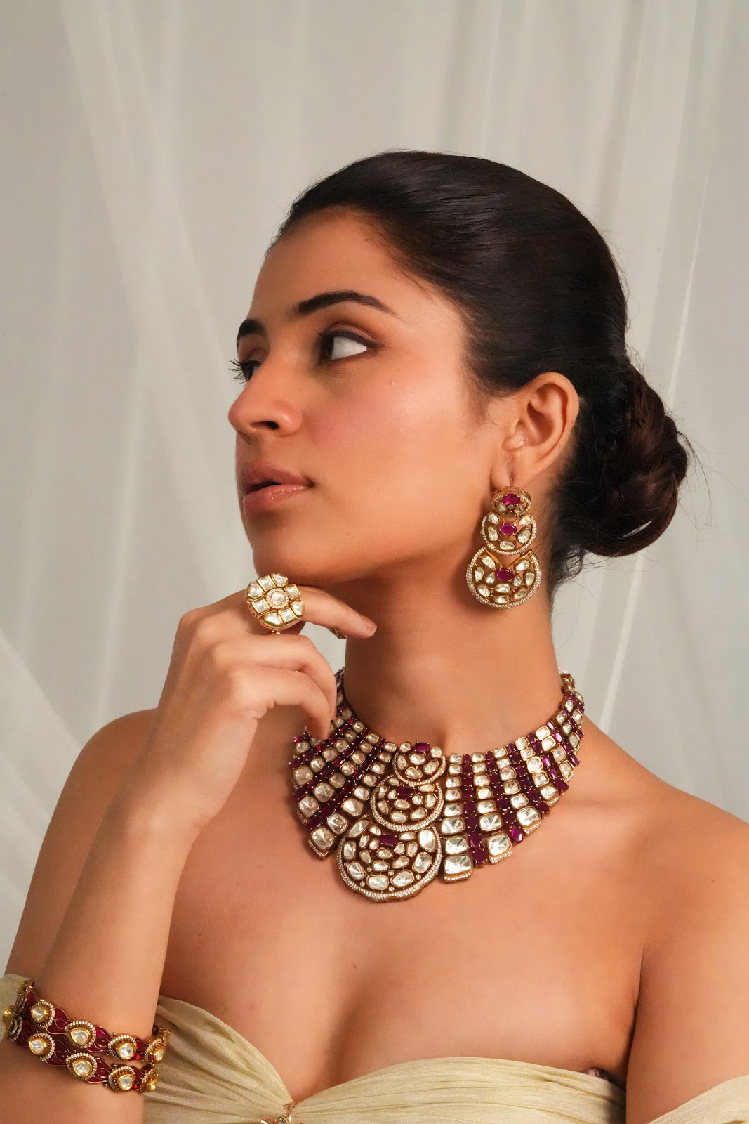 Elegant ornate centerpiece necklace with victorian earrings