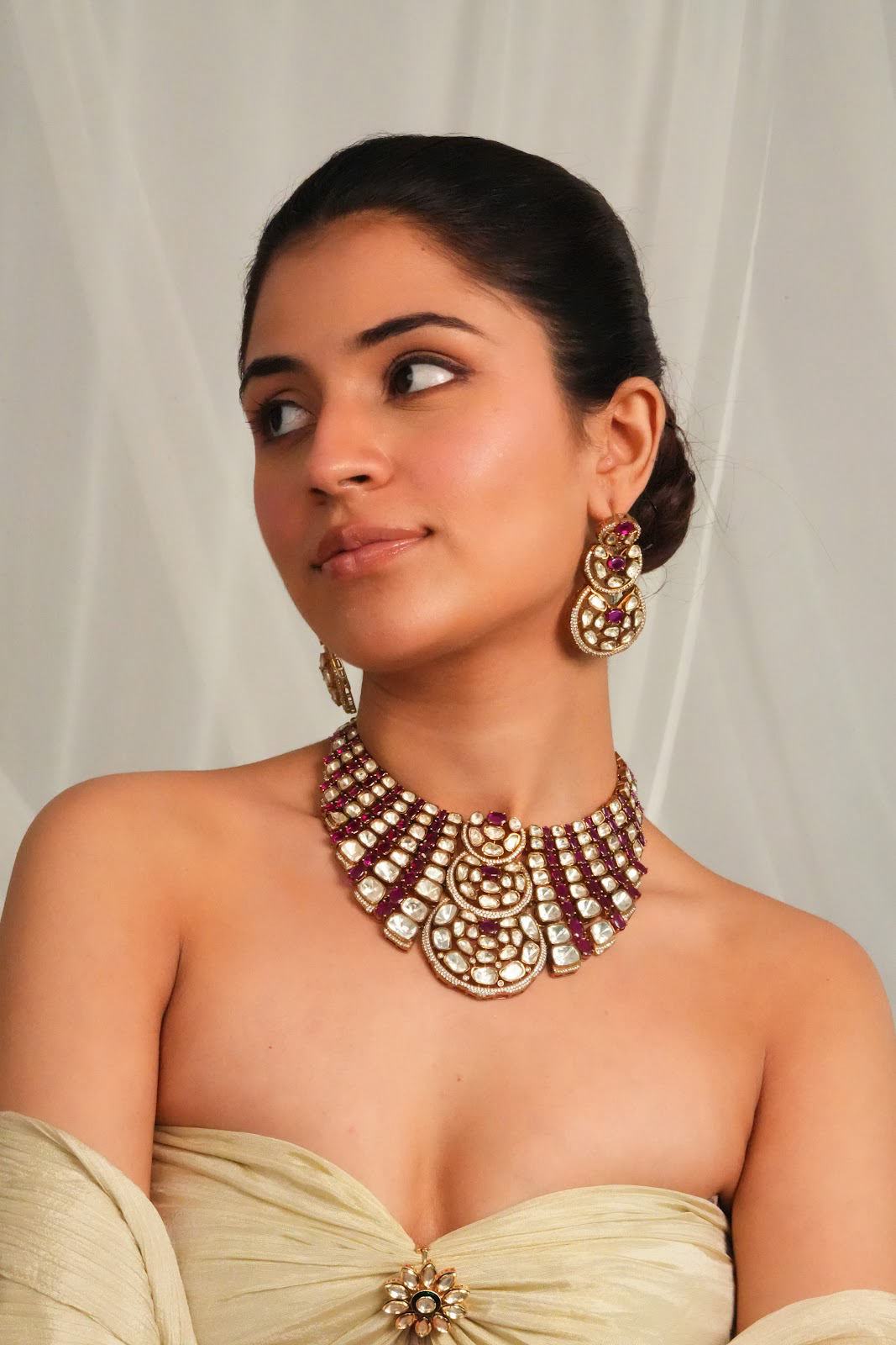 Elegant ornate centerpiece necklace with victorian earrings