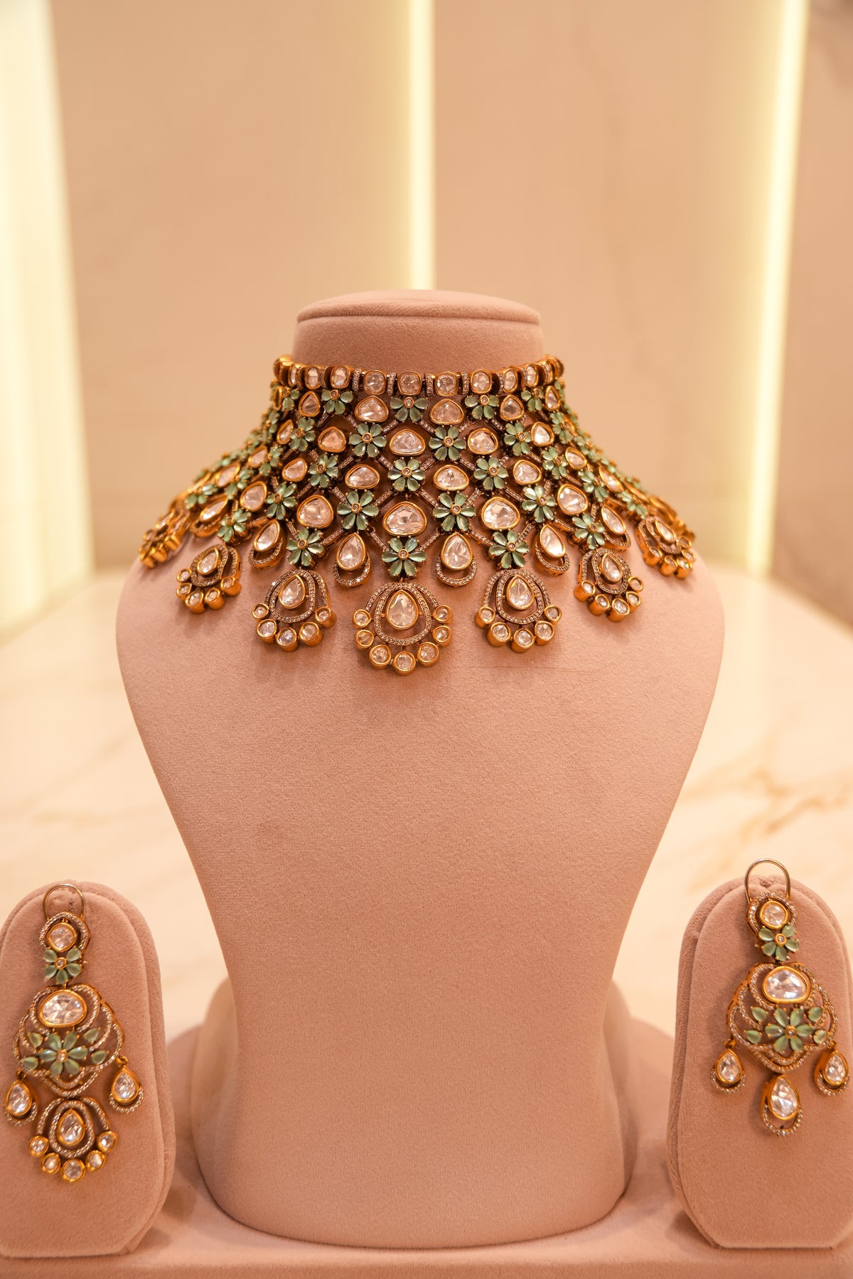 Royal Lattice Victorian Choker Necklace Set