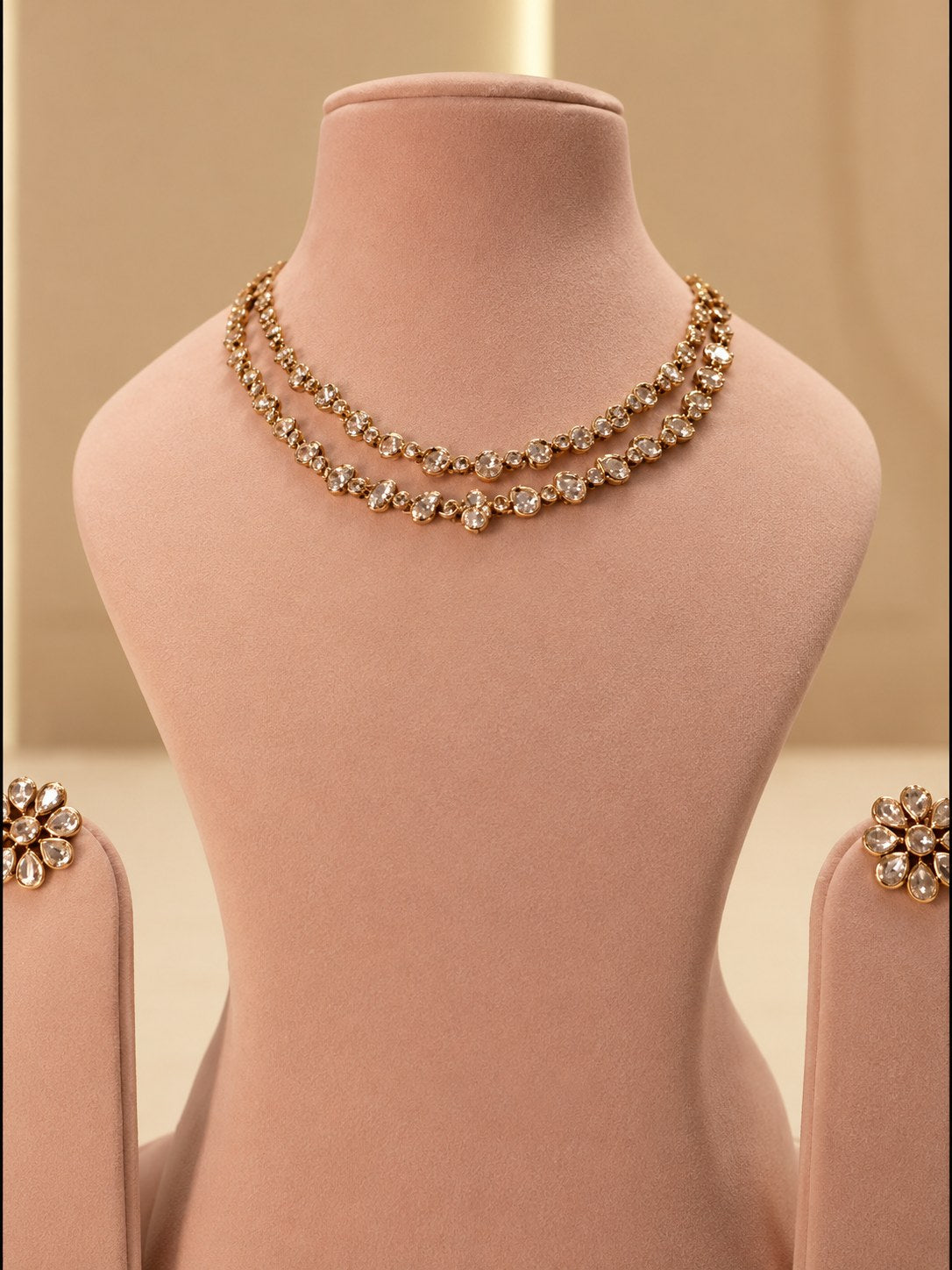Elegant Antique Gold Kundan Victorian Short Necklace Set