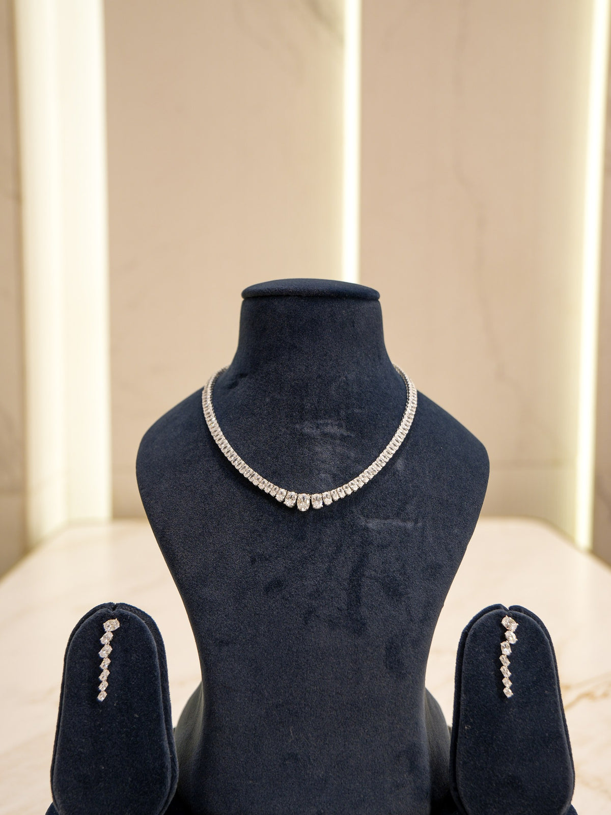 Elegant Silver Premium Zircon Necklace Set