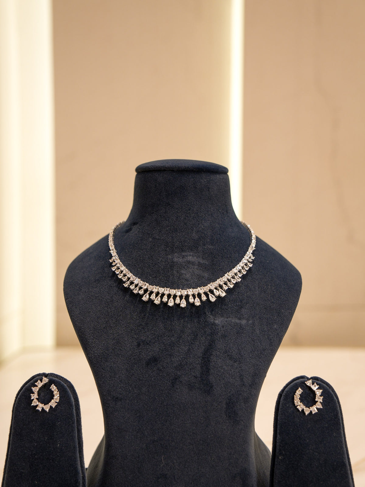 Elegant Silver Premium Zircon Necklace Set