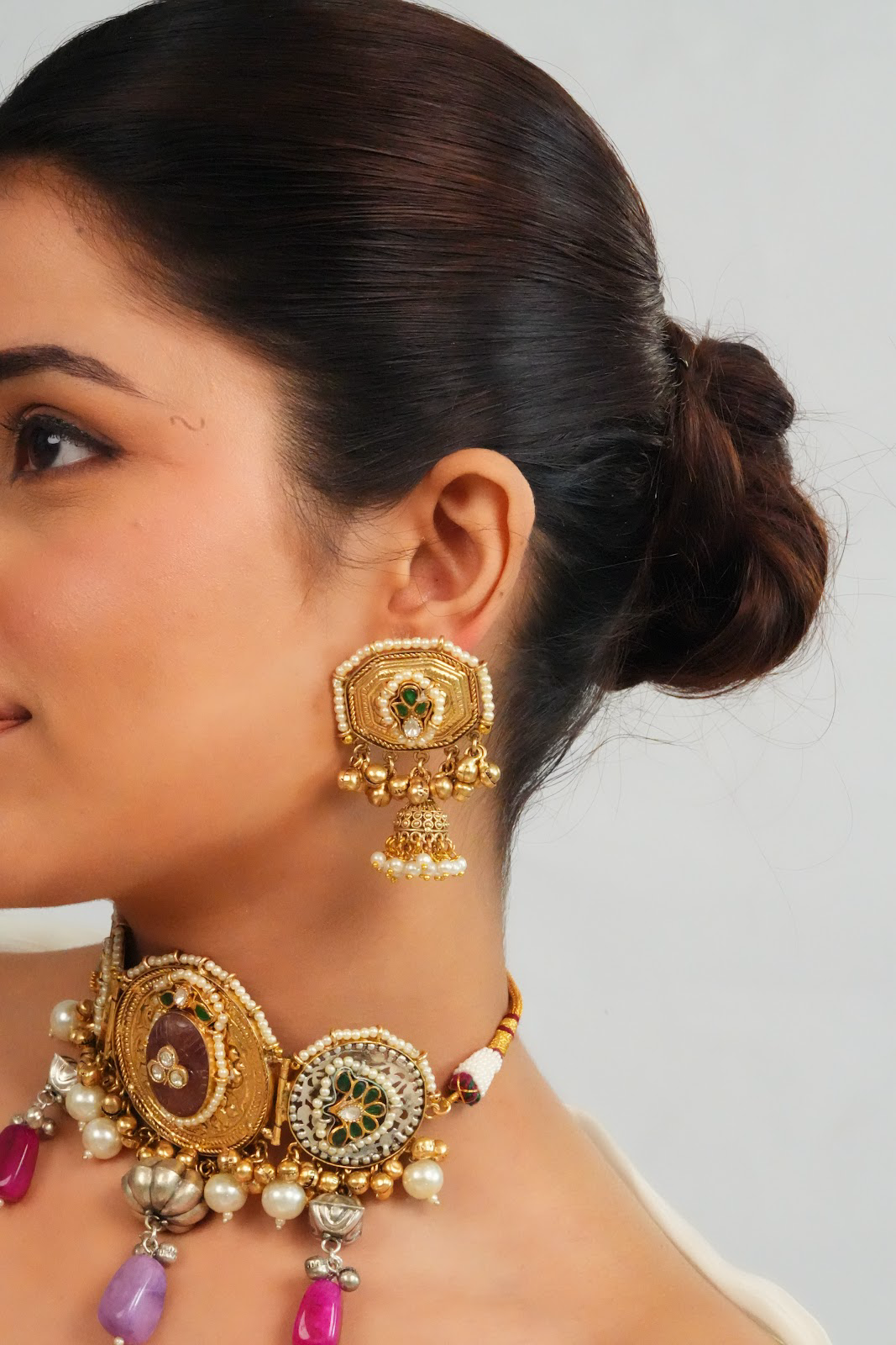 Intricate gemstone charm choker with dome earrings