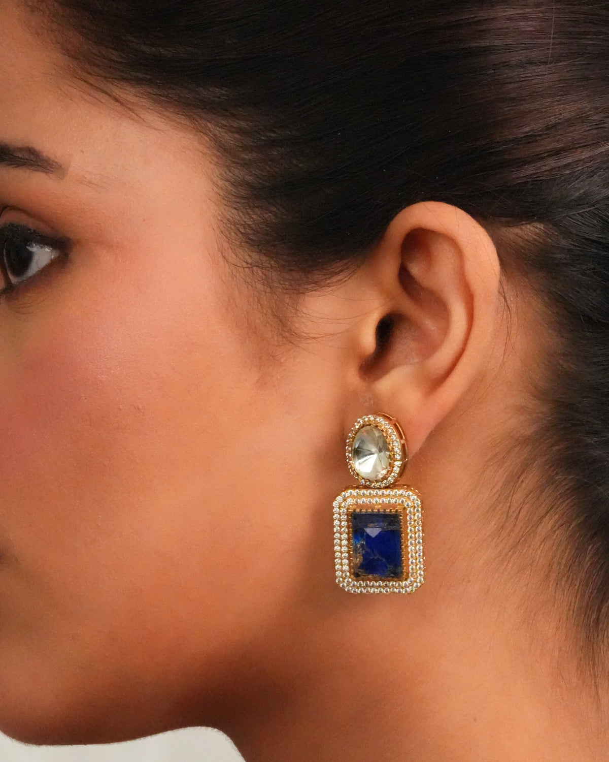 Classic blue stone collar necklace with statement earrings
