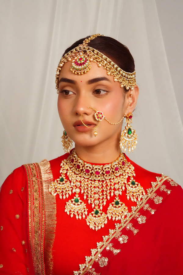 Elegant gold bead drop maathapati