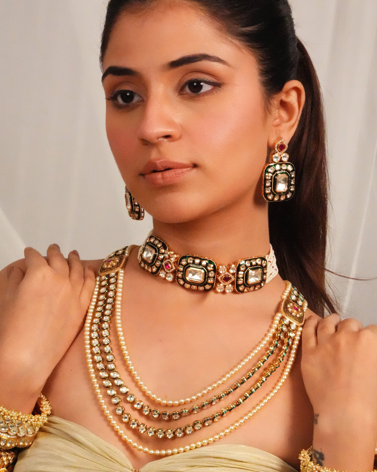 Minimal luxe kundan collar choker with earrings